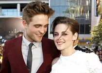 Robert Pattinson şi Kristen Stewart s-au împăcat
