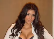 Kim Kardashian se teme că se va îngrăşa incontrolabil: a angajat doi antrenori