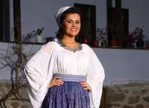 Niculina Stoican a gătit turte la “Mi-s de la ţară”