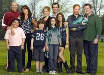 Acasă Gold va difuza, de astăzi, serialul de comedie „O familie modernă”