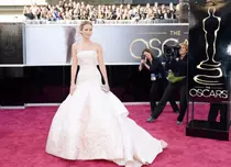 Jennifer Lawrence: "Mă simt ca un chihuahua pe covorul roşu"