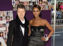 David Bowie şi Iman menţin flacăra vie prin întâlniri