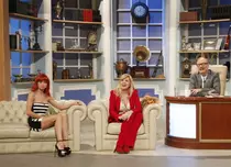 FOTO. Elena Udrea vine la „Serviciul Român de Comedie”