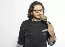 Chef Dumitrescu e mai exigent cu el însuși decât cu concurenții ”MasterChef” 
