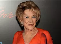 Jeanne Cooper (“Tânăr şi neliniştit”) a ajuns la spital