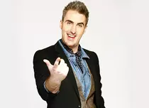 Ernest a devenit tată: “Suntem foarte fericiţi!”