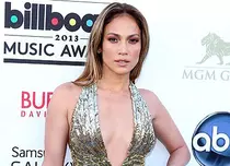 Jennifer Lopez îşi lansează autobiografia, „True Love”, în toamnă