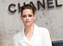 Kristen Stewart îl uită pe Robert Pattinson în braţele lui Michael Pitt
