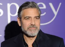 George Clooney e din nou îndrăgostit