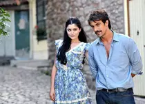 Protagoniştii din „Iffet” merg separat în vacanţe