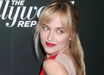 Dakota Johnson are o viaţă amoroasă interesantă