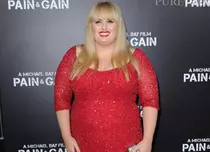 Rebel Wilson se mândreşte cu formele ei