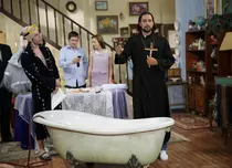 Denis Ştefan se face preot în "Tanti Florica"