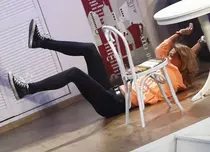 FOTO| Roxana Ciuhulescu, cu picioarele în sus, la “Totul e permis”