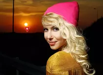 Sore a lansat clipul piesei “Bad Boy is Back”