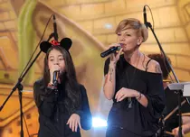 Diseară, „În ţara minunilor” (TVR 2) se poartă duetele