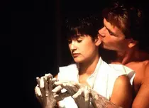 Se pregăteşte o adaptare TV după „Fantoma mea iubită”