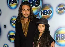 Jason Momoa („Urzeala tronurilor”) şi soţia lui vor juca în acelaşi serial