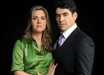 Gabriel Porras („Căutând-o pe Elisa”), devastat după divorţul de Sonya Smith