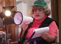 În episodul de diseară, Tanti Florica face terapie prin teatru