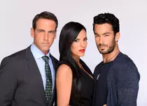 “Santa Diabla” îi aduce pe Carlos Ponce, Gaby Espino şi Aáron Diaz la Acasă