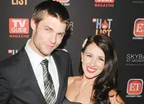 Liam McIntyre („Spartacus”) s-a căsătorit cu actriţa Erin Hasan