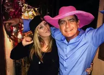 Logodnica lui Charlie Sheen îşi doreşte copii