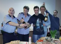 Cătălin Marin, alias Vandamme, sărbătorit de “Trăsniţi” la locul de muncă