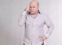 Mistretzu’ de la „Cronică” a primit de ziua lui propriul volum de poezii  