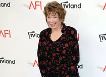 Shirley MacLaine va juca în serialul „Glee”