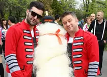 Smiley şi Bartoş lansează piesa “Cu fuioru” în prima semifinală „Românii au talent”