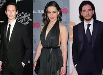 Emilia Clarke nu se poate hotărî între doi admiratori