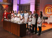 Foştii finalişti “MasterChef” dau teste actualilor concurenţilor