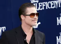 Brad Pitt, pus în dificultate de fiicele lui