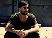 Radu Vâlcan joacă rolul unui tip rebel în pelicula „Rumeno”