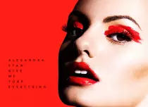Alexandra Stan a lansat videoclipul "Give Me Your Everything"