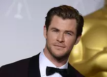 Chris Hemsworth față în față cu Moby Dick în „In the Heart of the Sea”