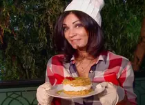 Nicoleta Luciu gătește arăbeşte și dansează din buric la „Cireaşa de pe tort”