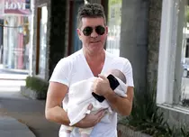 Simon Cowell își scrie autobiografia