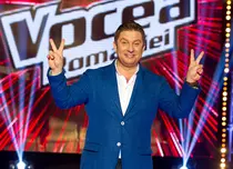 Cum se descurcă Pavel Bartoș cu trei fete şi două show-uri tv