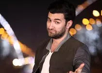 Smiley face Crăciunul în familie. Noaptea dintre ani îl va prinde însă pe scenă