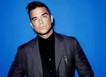 Digi Life transmite azi concertul „Robbie Williams, live in Tallinn”, o producție BBC
