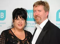 Soţul lui E.L. James scrie scenariul pentru „Fifty Shades Darker”