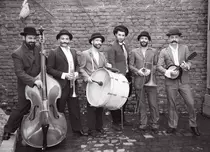 Smiley a lansat videoclipul „Oarecare”