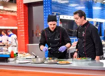 FOTO: Finala ”Hell’s Kitchen – Iadul bucătarilor” aduce o cerere în căsătorie