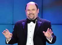 Jason Alexander face echipă cu Rob Lowe în sitcomul „The Grinder”