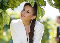 Nicole Cherry a lansat videoclipul “Până vine vineri” | Galerie foto + VIDEO