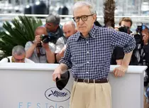 Woody Allen încă nu s-a hotărât dacă va continua să regizeze