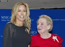 Madeleine Albright va fi colegă de serial cu Téa Leoni