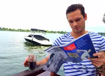 INTERVIUL ALTFEL. Marius Pancu de la Digi 24 este mare fan al apusurilor din Mykonos